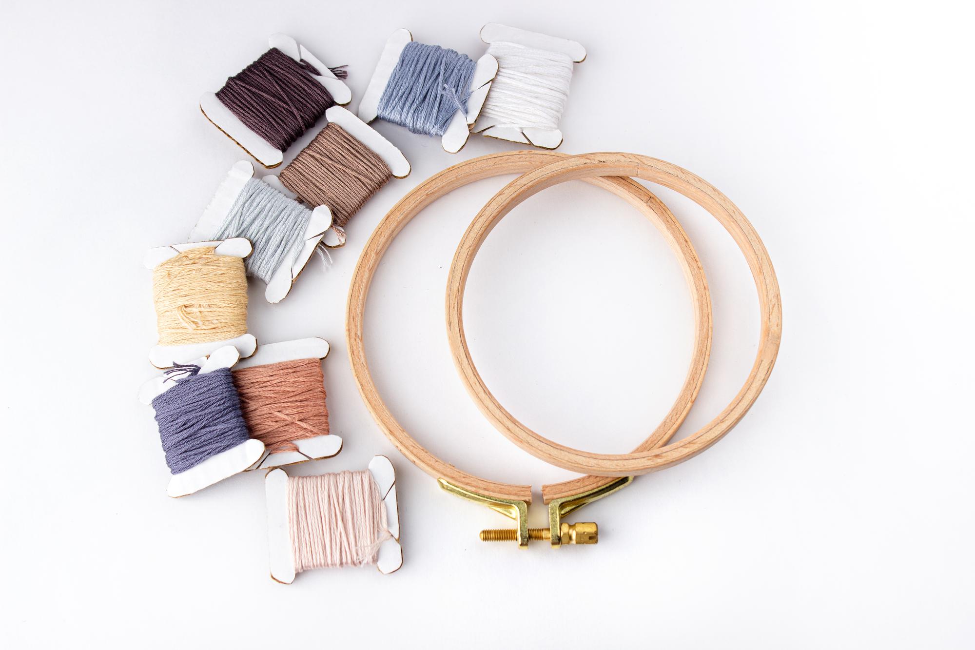 Zestaw nici i tamborków